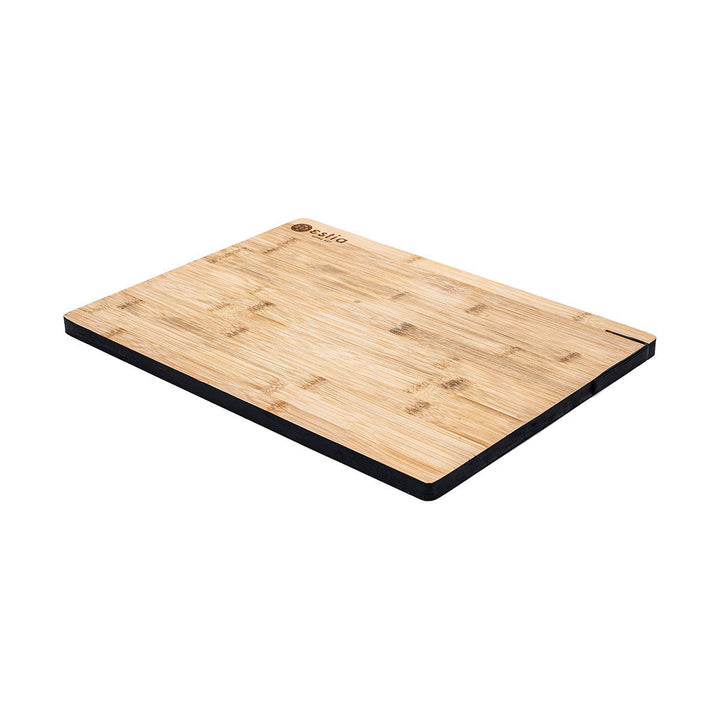 Επιφάνεια κοπής από bamboo της Estia Home Art τοποθετημένη σε καθαρό λευκό φόντο, με μαύρη λεπτομέρεια στο περίγραμμα και λιτό, μοντέρνο σχεδιασμό.
