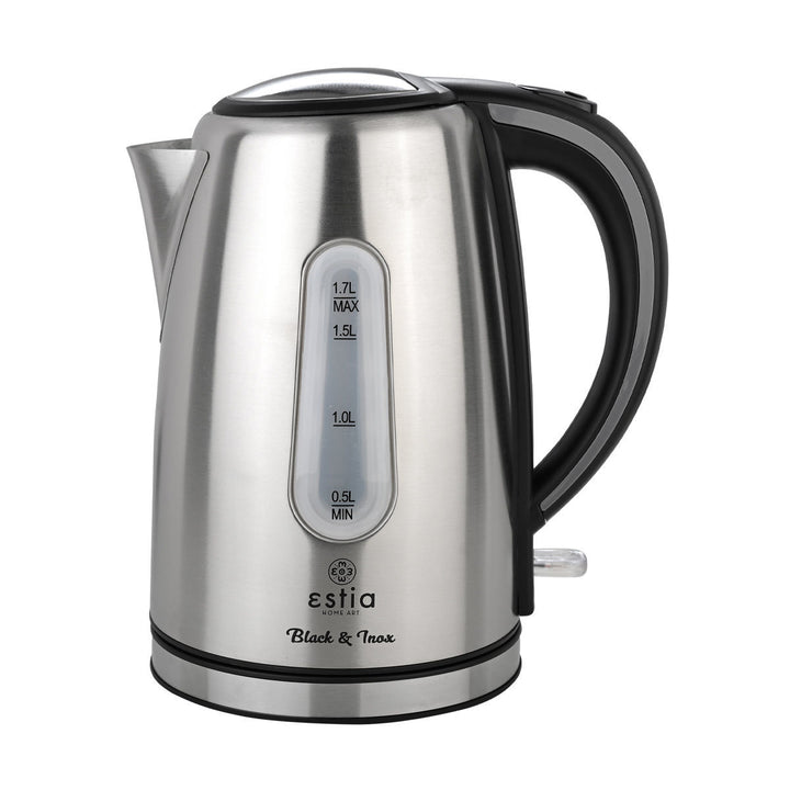 Βραστήρας Estia Black & Inox με μεταλλικό σώμα, ένδειξη στάθμης νερού και μαύρη εργονομική λαβή, σε λευκό φόντο.