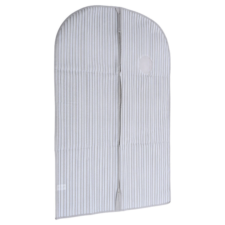 Θήκη ρούχων non woven Estia σε ανοιχτόχρωμο τόνο με κάθετες ρίγες και κλείσιμο στο κέντρο.