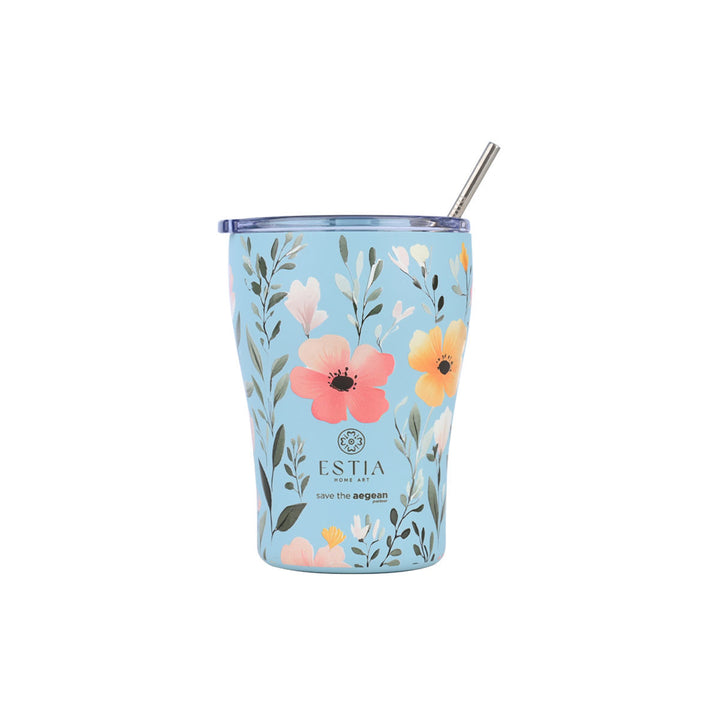 Κούπα Estia Sky Garden 350ml με πολύχρωμα λουλούδια σε γαλάζιο φόντο, καπάκι και καλαμάκι.