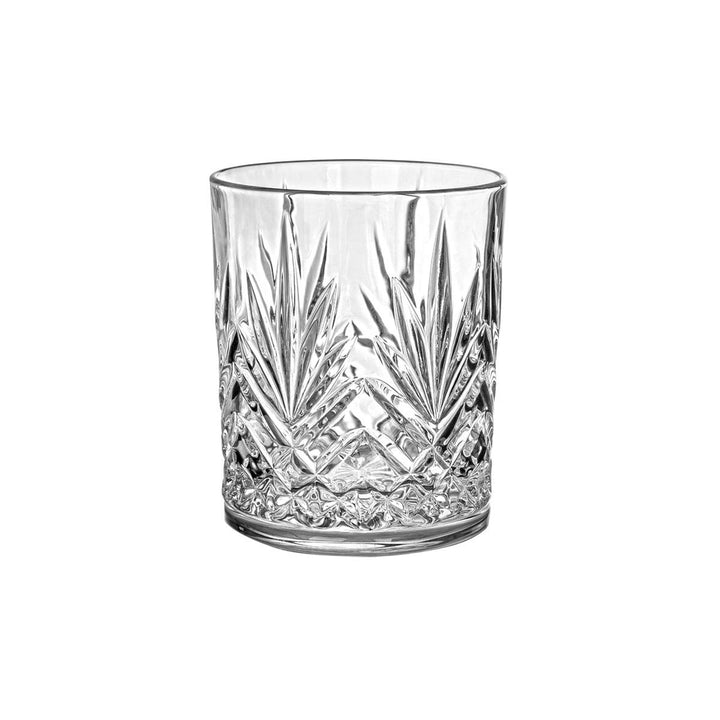 Γυάλινο ποτήρι old fashion 350ml με ανάγλυφο γεωμετρικό σχέδιο, σε καθαρό φόντο, που αναδεικνύει τη λαμπερή υφή και τη στιβαρή του βάση.