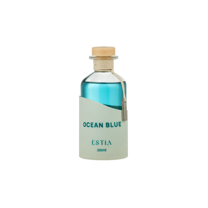 Αρωματικό χώρου Ocean Blue της Estia με κομψό γυάλινο δοχείο και αποχρώσεις που θυμίζουν θάλασσα και φρεσκάδα.