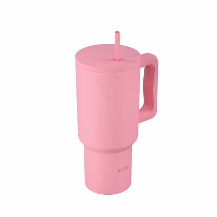 Θερμός Straw Tumbler XL σε ροζ απόχρωση Rose με λαβή και επαναχρησιμοποιούμενο καλαμάκι της Estia.