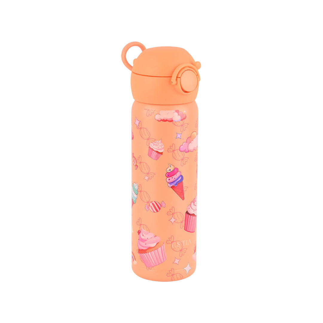 Πλάγια όψη του παιδικού θερμός Estia Wonder Bottle 500ml Candy Sky με εργονομικές λαβές μεταφοράς και σχέδιο από γλυκά, σύννεφα και καραμέλες.