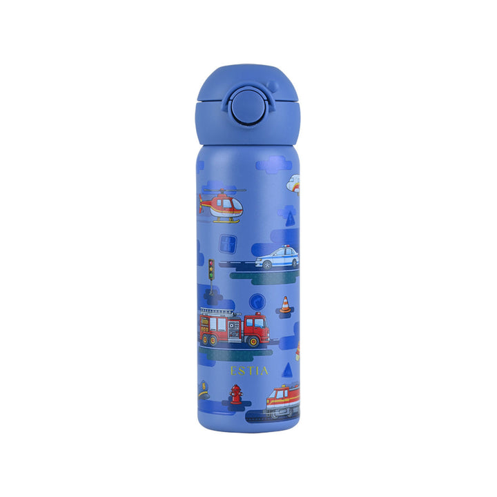 Παιδικό θερμός Estia Wonder Bottle 500ml City Heroes σε μπλε χρώμα με σχέδιο από πυροσβεστικό όχημα, αστυνομικό αυτοκίνητο και ελικόπτερο σε λευκό φόντο.