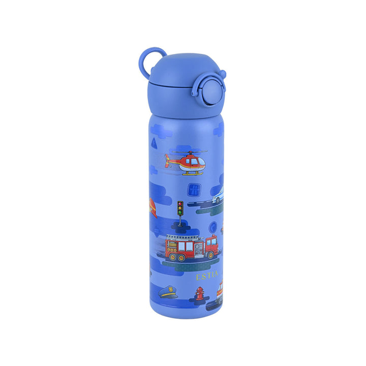 Πλάγια όψη του παιδικού θερμός Estia Wonder Bottle 500ml City Heroes με εργονομικές λαβές μεταφοράς και σχέδιο οχημάτων έκτακτης ανάγκης.
