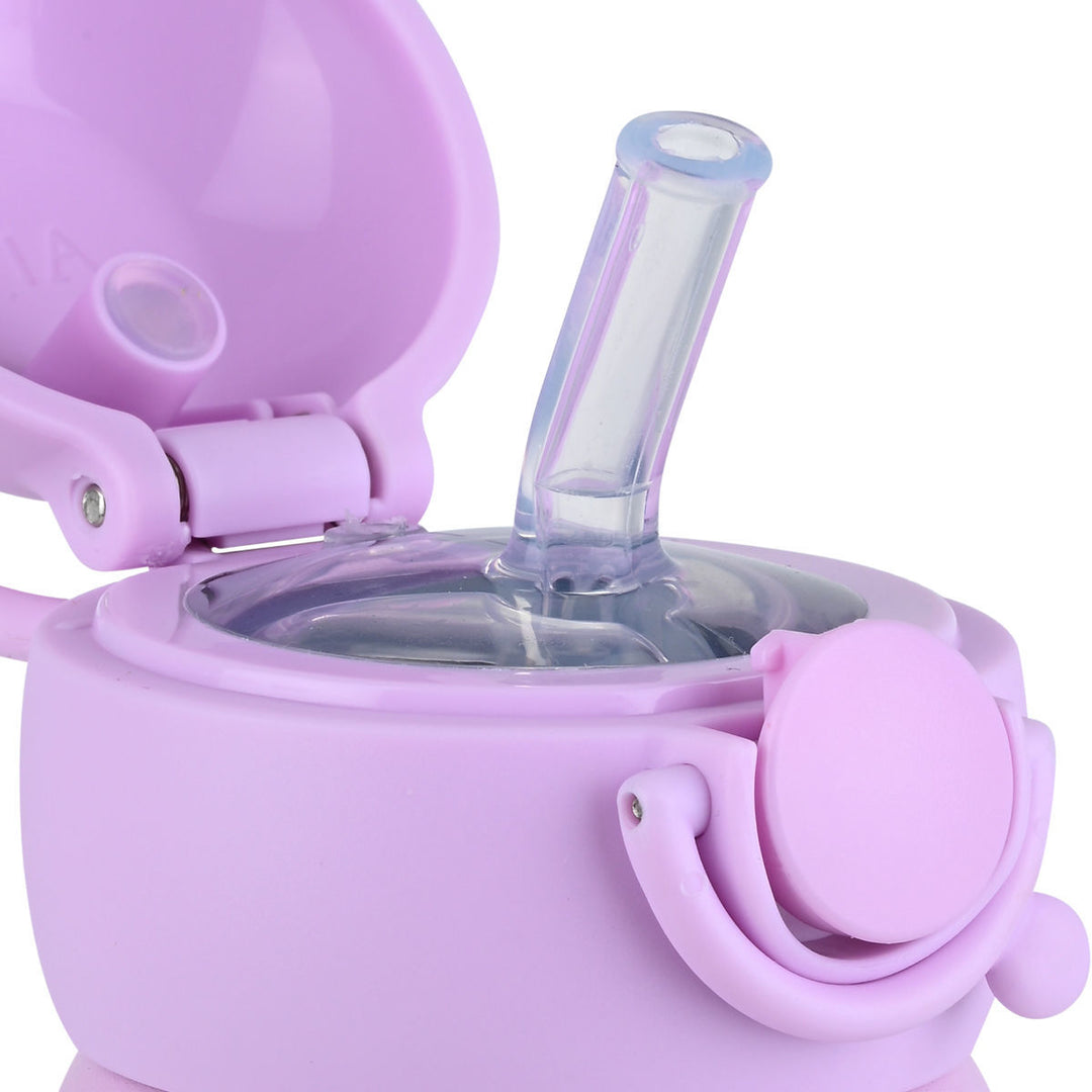 Ανοιχτό καπάκι του παιδικού θερμός Estia Wonder Bottle 500ml Garden Friends με εύκαμπτο καλαμάκι σιλικόνης και 100% στεγανό σύστημα κλικ ασφαλείας.