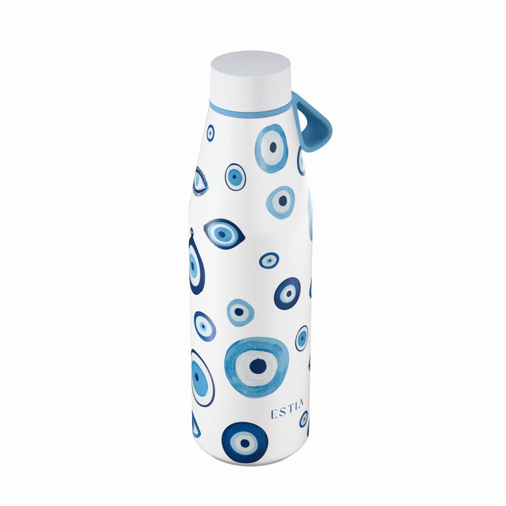 Πλάγια όψη θερμός Estia Flow Save The Aegean 500ml Spirit of Luck με σχέδιο από μπλε μάτια σε λευκό φόντο και γαλάζιο λουράκι σιλικόνης.