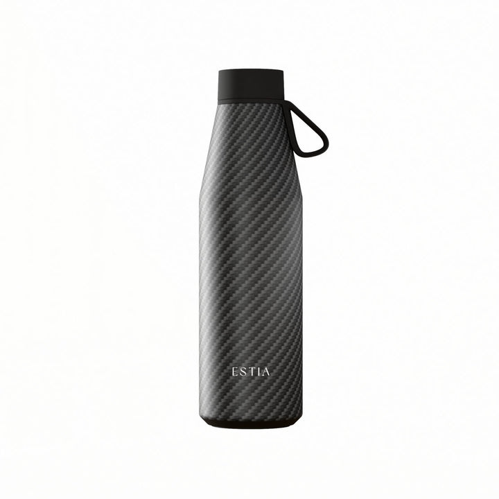 Θερμός Estia Flow Save The Aegean 500ml Carbon Fibre από ανοξείδωτο ατσάλι με carbon υφή, μαύρο καπάκι και λουράκι σιλικόνης.