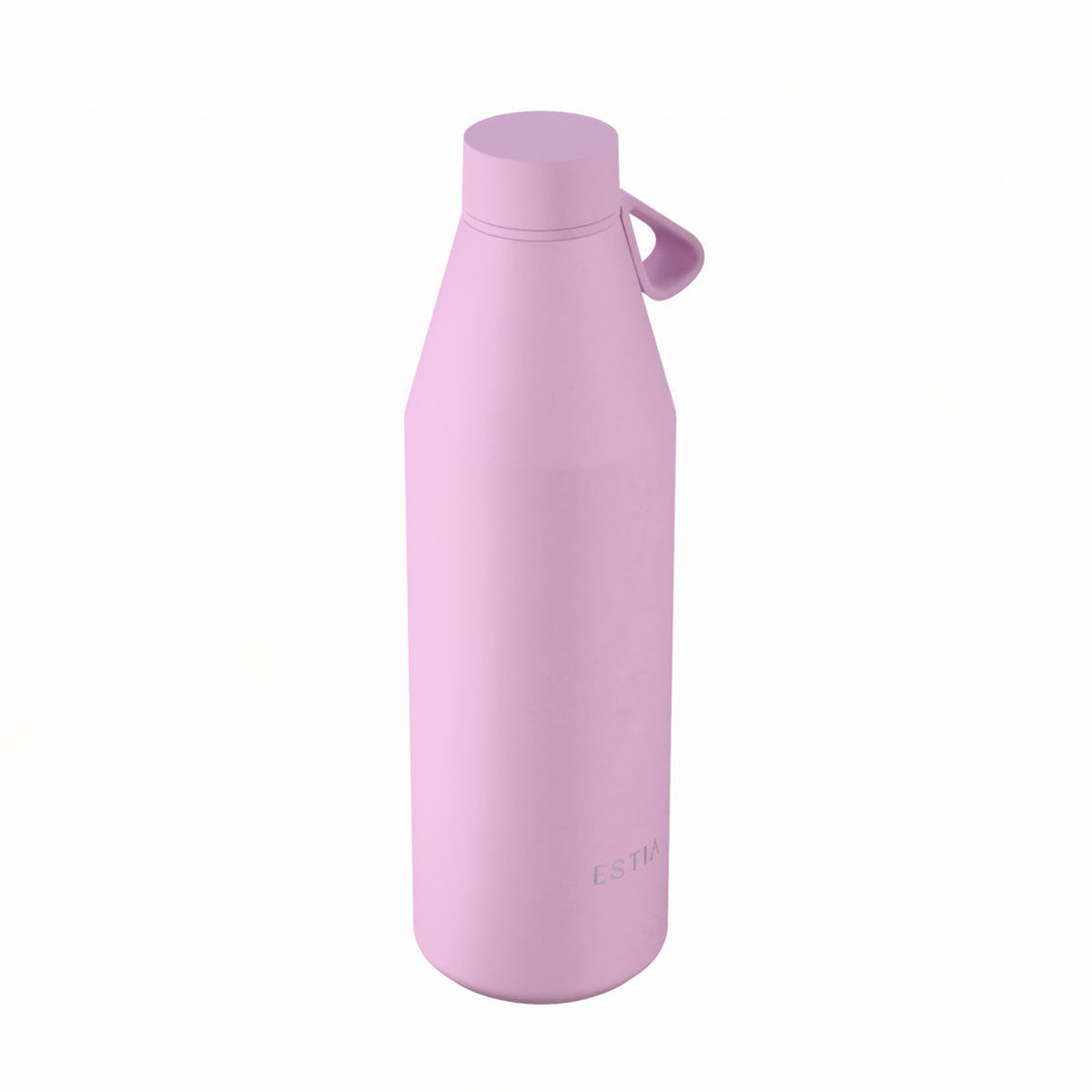 Πλάγια όψη θερμός Estia Flow Save The Aegean 800ml Lavender σε απαλή λιλά απόχρωση με εργονομικό σχεδιασμό και λουράκι σιλικόνης.