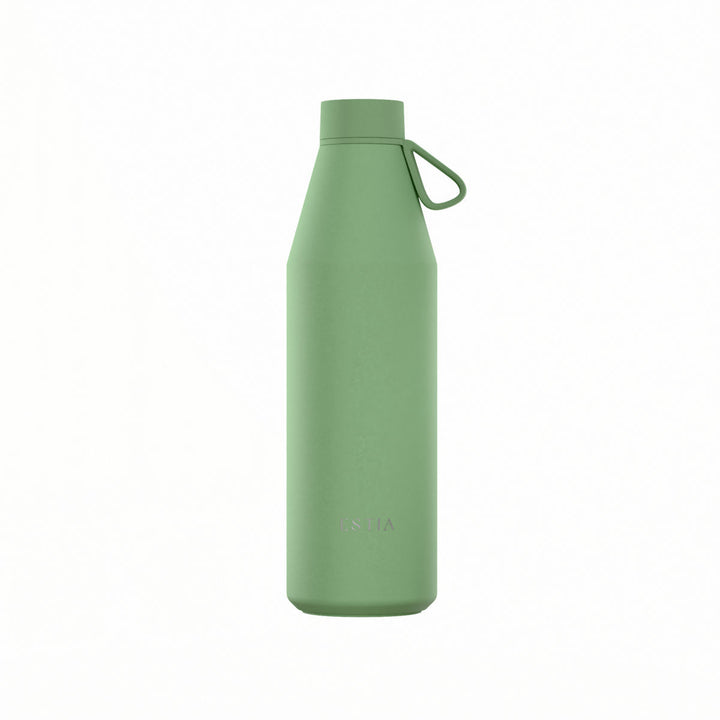 Θερμός Estia Flow Save The Aegean 800ml Pine σε απαλό πράσινο χρώμα με ματ φινίρισμα, καπάκι και λουράκι σιλικόνης.