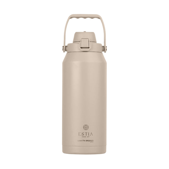 Θερμός Estia Lift Bottle Save The Aegean σε απόχρωση dune με εργονομική λαβή μεταφοράς και ασφαλές καπάκι κλεισίματος.