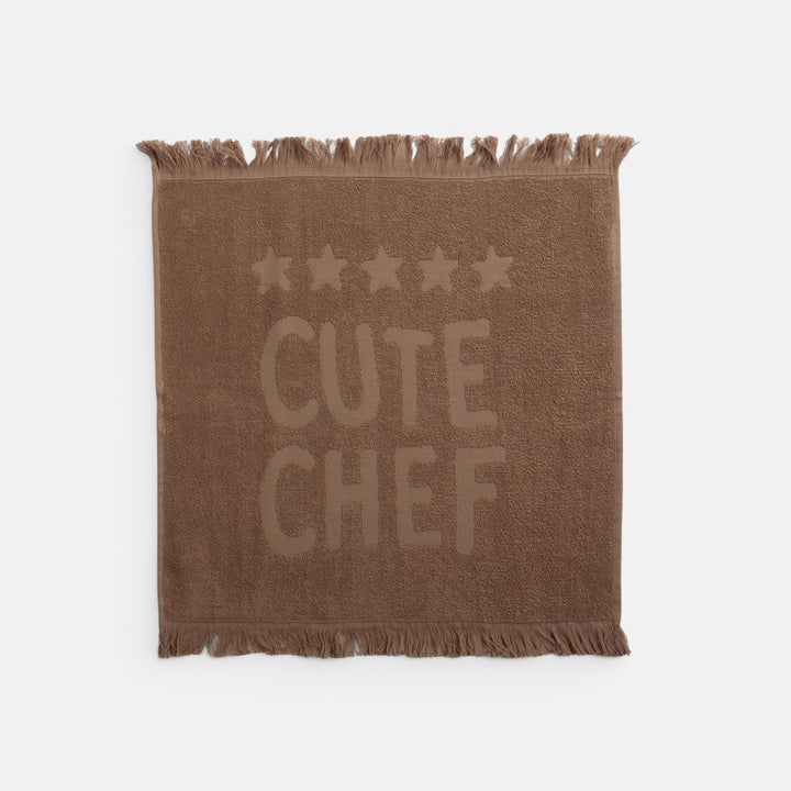 Ποτηρόπανο Καφέ Βαμβακερό Cute Chef, παρουσίαση προϊόντος σε καθαρό φόντο με έμφαση στο σχέδιο, την απόχρωση και τις βασικές λεπτομέρειες της Nef-Nef Homeware.