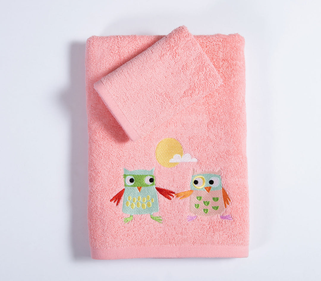 Διπλωμένο σετ παιδικών πετσετών Birds Mania της Nef-Nef Homeware σε ροζ χρώμα με χαριτωμένο σχέδιο κουκουβάγιες.