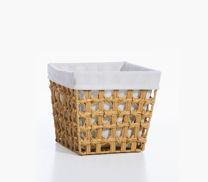 Μπεζ καλάθι αποθήκευσης Verde της Nef-Nef Homeware με πλεκτή υφή πολυπροπυλενίου και λευκή υφασμάτινη επένδυση σε ουδέτερο φόντο.