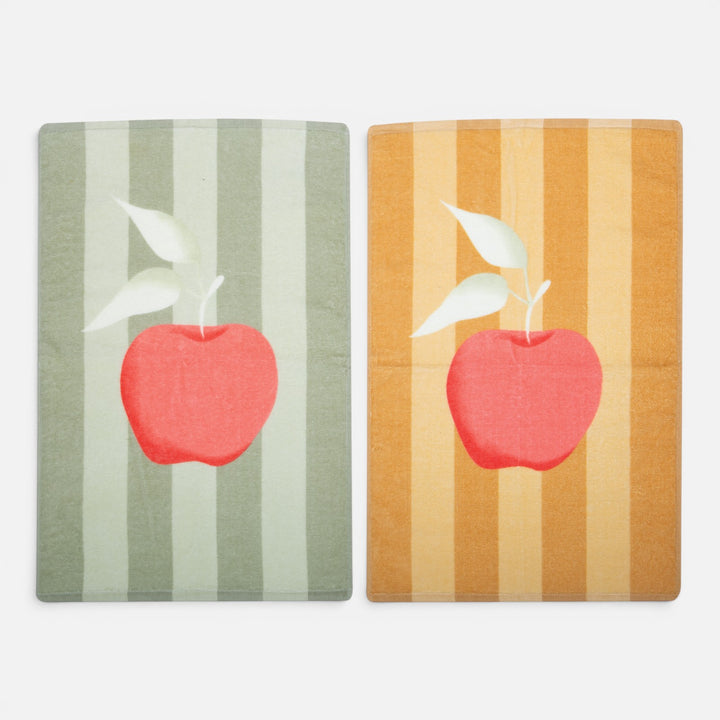 Ποτηρόπανο Βελουτέ Πράσινο Sweet Apple, κοντινή παρουσίαση που αναδεικνύει την υφή, το σχέδιο και τις λεπτομέρειες του προϊόντος της Nef-Nef Homeware.