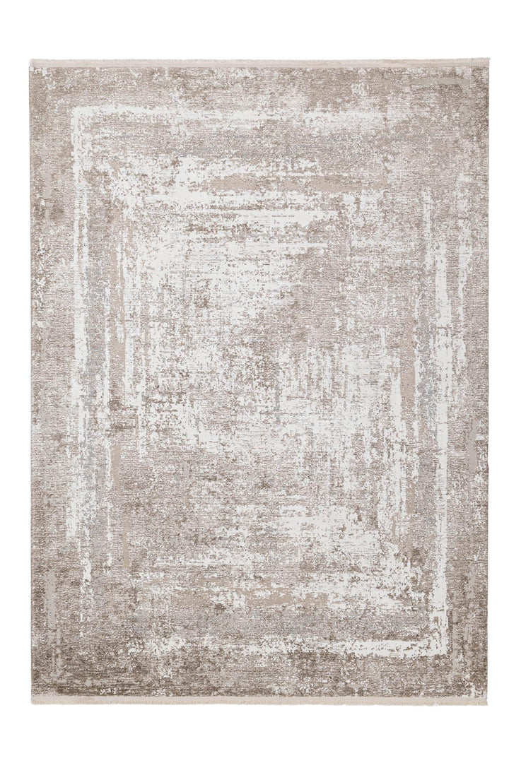 Χαλί Infinity της Royal Carpet σε εκρού, σε ολόκληρη όψη, με προσεγμένο σχέδιο της σειράς και εμφανή υφή επιφάνειας.