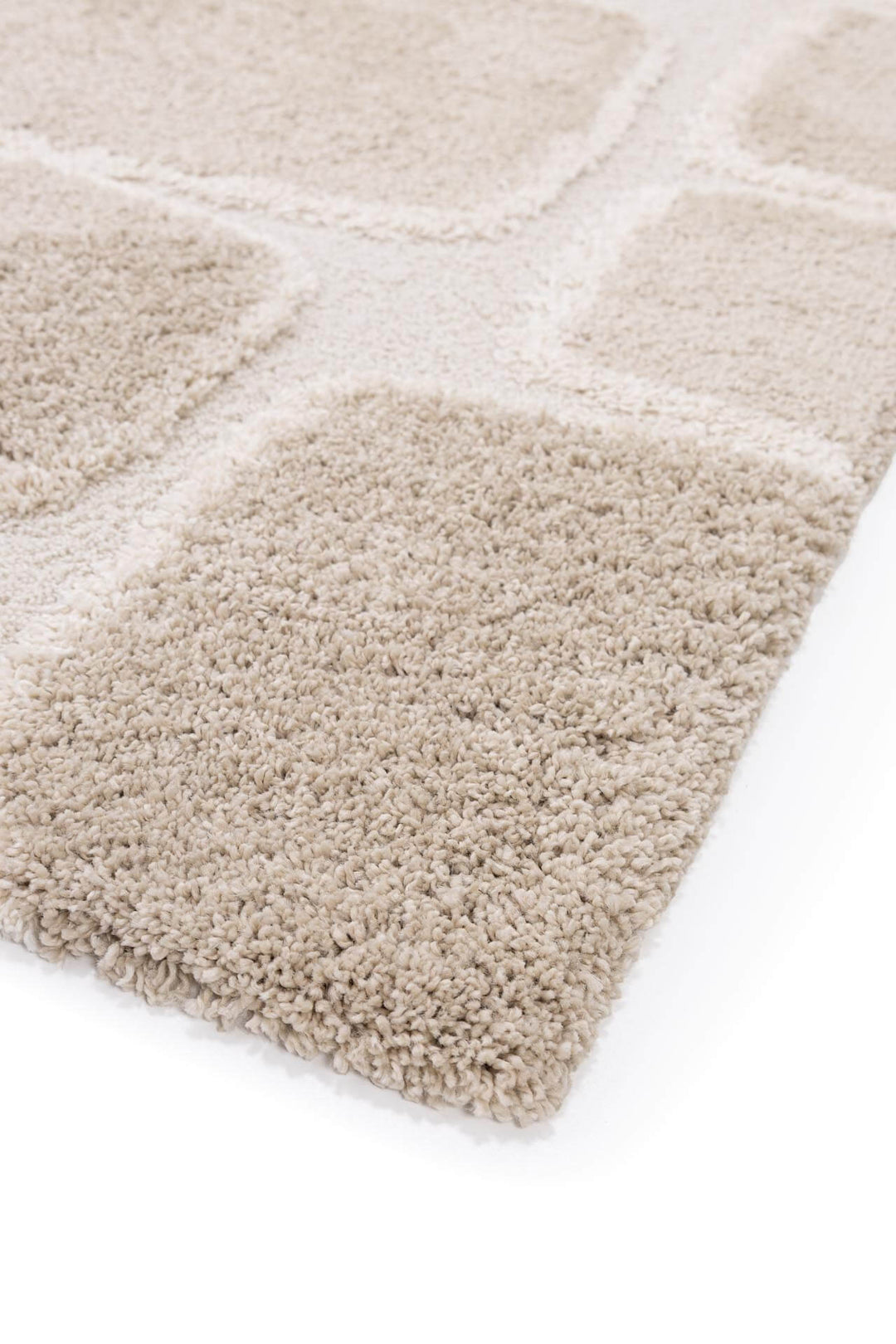 Χαλί Royal Carpet της Royal Carpet σε εκρού, σε κοντινή λεπτομέρεια, με προσεγμένο σχέδιο της σειράς και εμφανή υφή επιφάνειας.