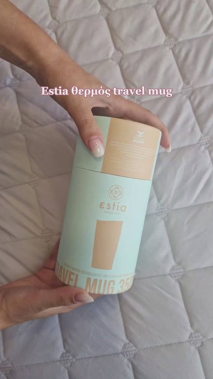 Βίντεο παρουσίασης Estia Home Art travel mug θερμός 350ml με καπάκι, σε τιρκουάζ χρώμα με μοντέρνα γραφικά και κυλινδρική συσκευασία δώρου